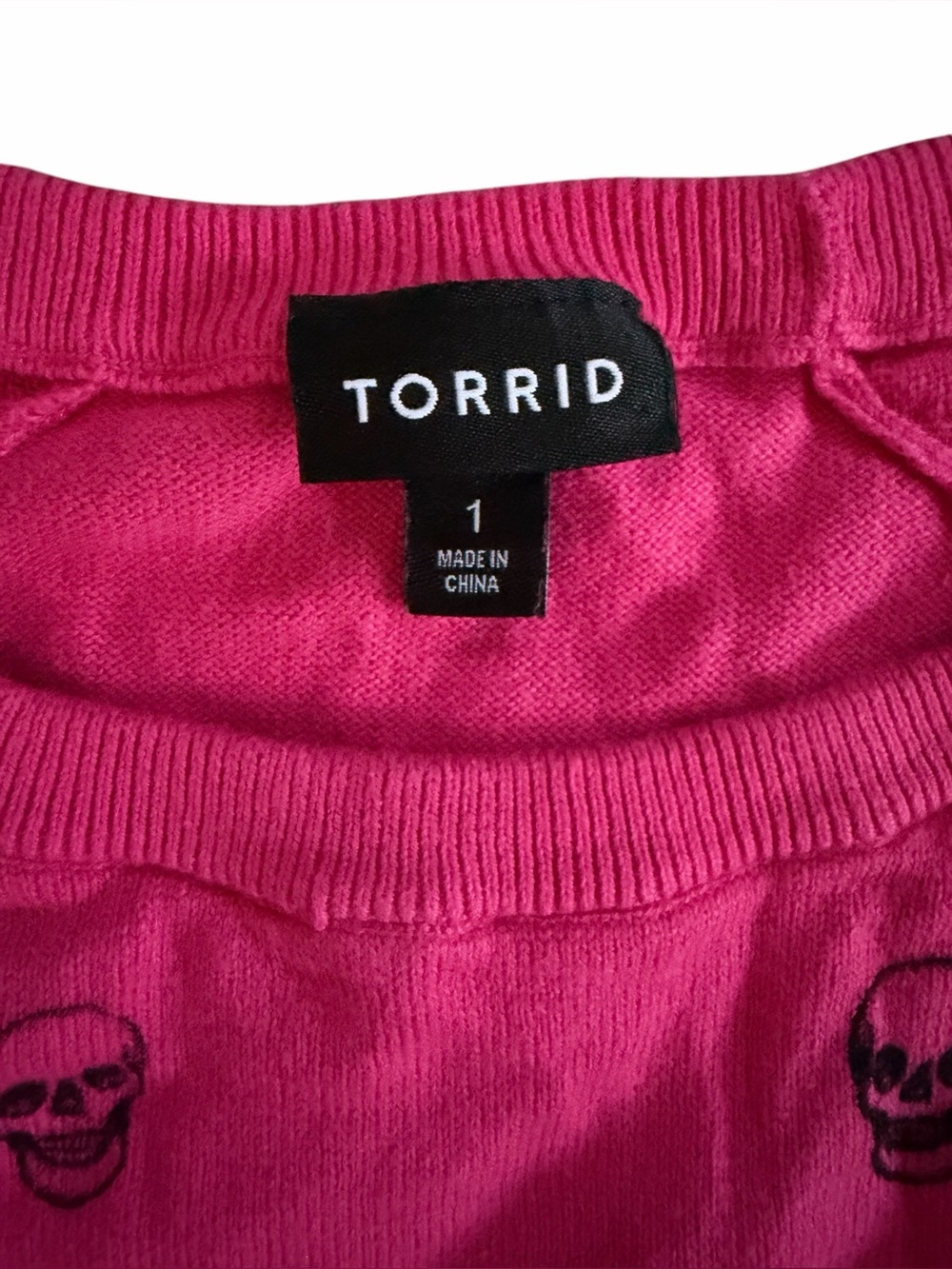 Torrid 1 Plus Size 1X Hot Pink Skull Print Crewneck Sweater Goth Punk Cotton - Picture 5 of 8